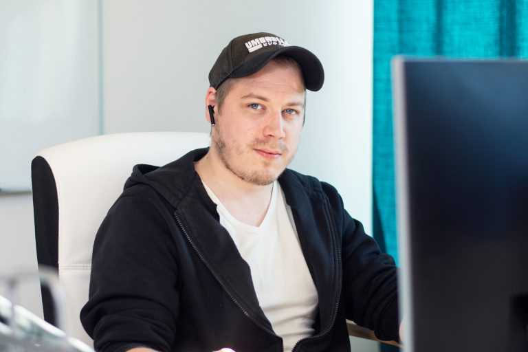 Litet som stort företag, alla behöver en fungerande IT-miljö som är driftsäker, framtidssäkrad och kostnadseffektiv., Vi på Done IT hjälper dig att nå dessa kriterier.